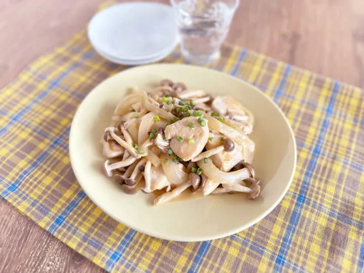 鶏むね肉とシメジのオイマヨ炒め