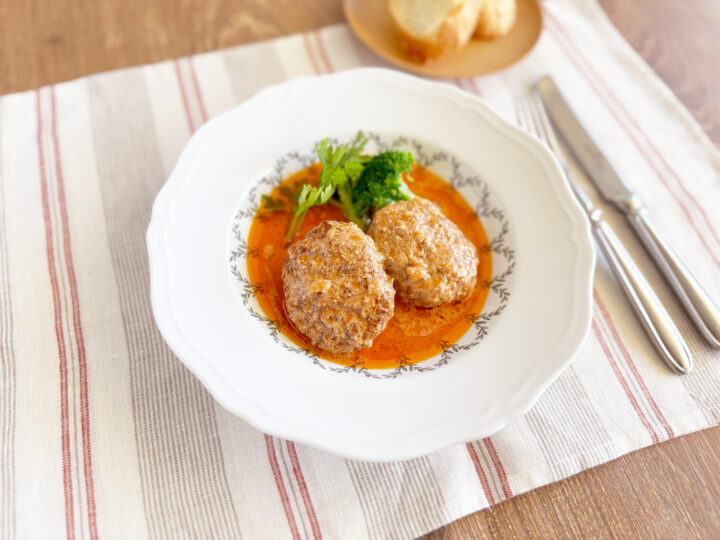 トマトクリーム煮込みハンバーグ