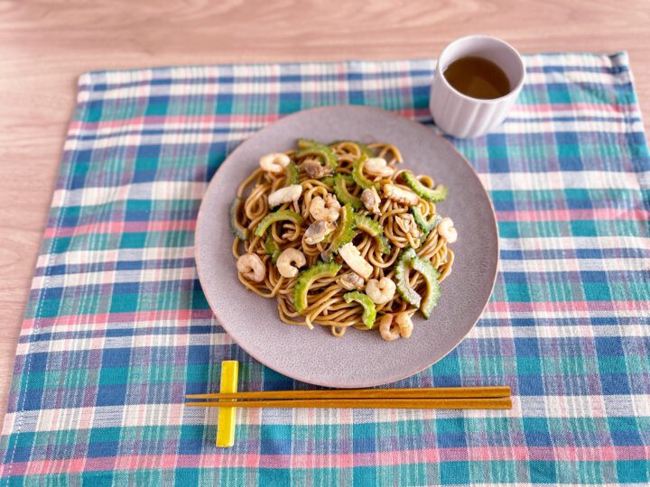 ゴーヤとシーフードの焼きそば