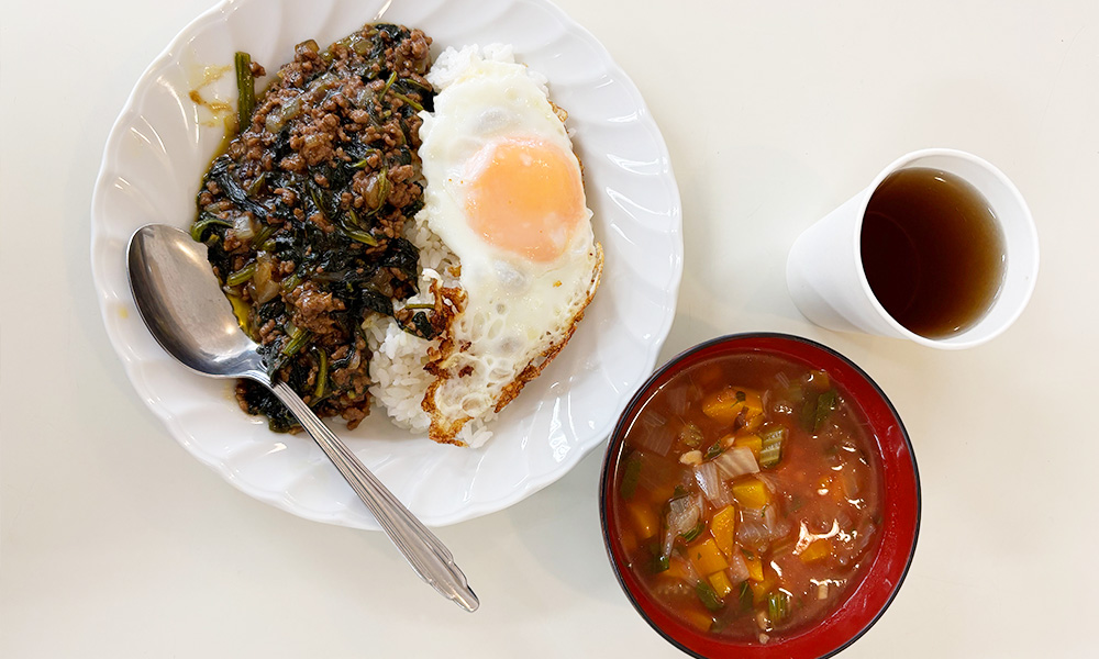 ほうれん草とひき肉のドライカレー