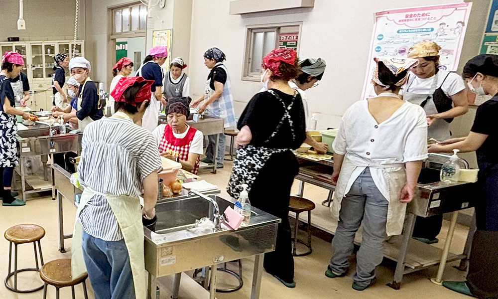 名古屋市中川区の給食調理員さんとコーミ食育講座の様子